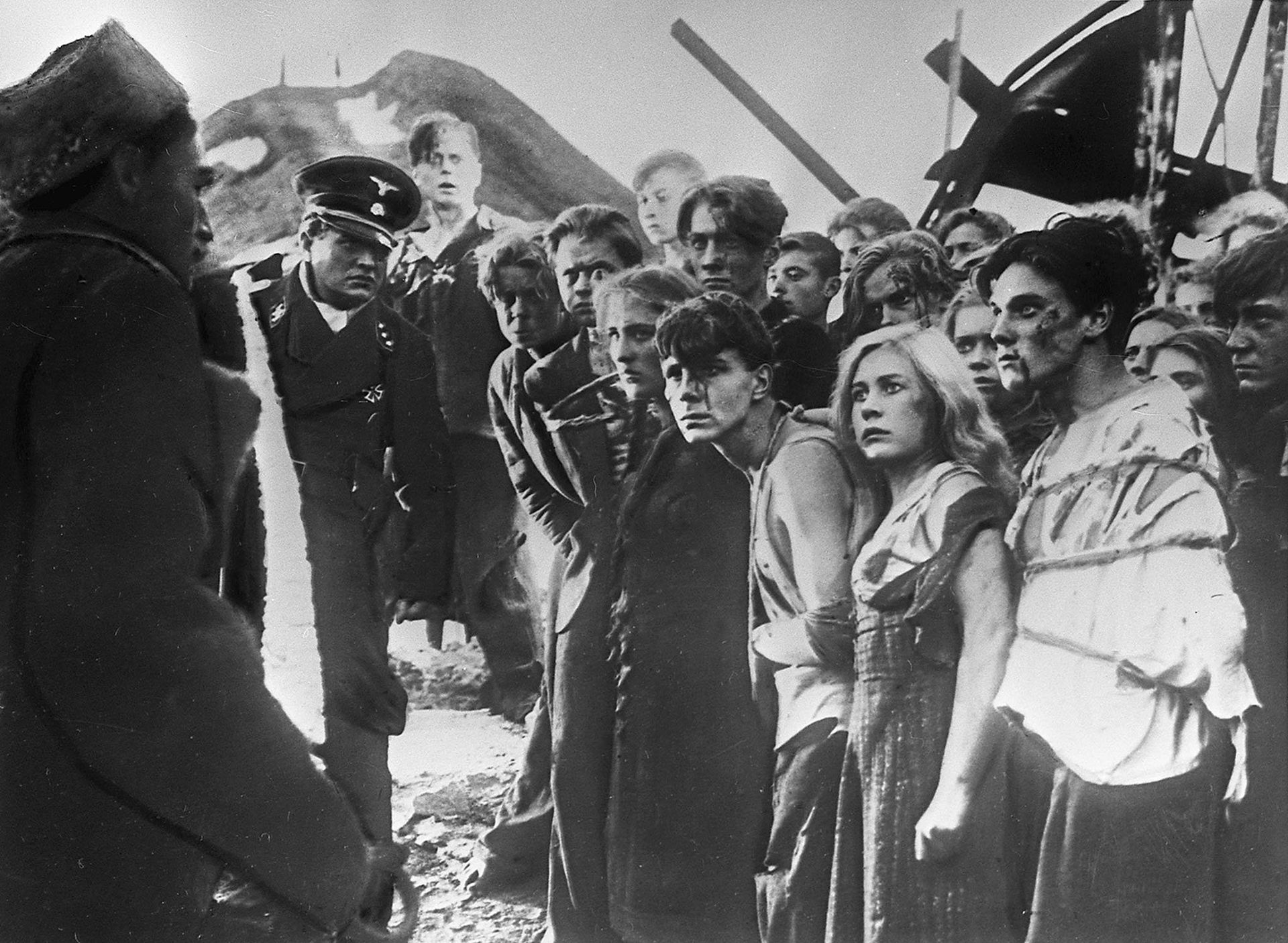 Кадр из кинофильма Молодая гвардия, 1948 год Кадр из кинофильма Молодая гвардия, 1948 год - РИА Новости, 1920, 08.06.2026