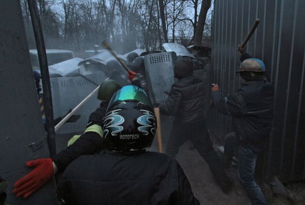 Противостояние между оппозицией и правоохранительными органами в Киеве Противостояние между оппозицией и правоохранительными органами в Киеве