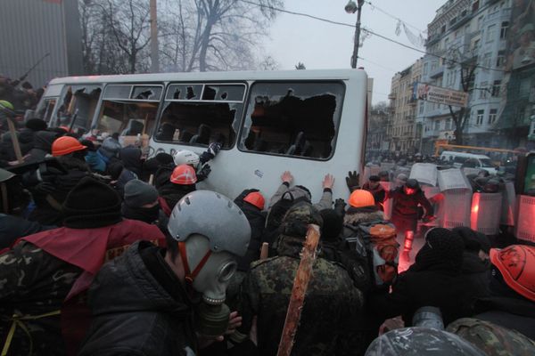 Противостояние между оппозицией и правоохранительными органами в Киеве Противостояние между оппозицией и правоохранительными органами в Киеве