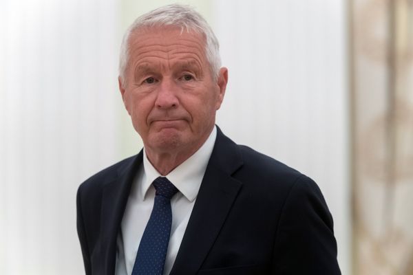 Президент РФ В. Путин встретился с генеральным секретарем Совета Европы Т. Ягландом Президент РФ В. Путин встретился с генеральным секретарем Совета Европы Т. Ягландом