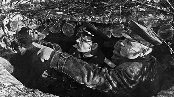 И.С. Конев и П.С. Ротмистров на наблюдательном пункте в ходе Корсунь-Шевченковской наступательной операции. Зима 1944 г.