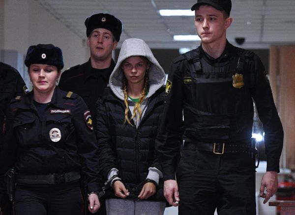 Избрание меры пресечения Насте Рыбке и Алексу Лесли