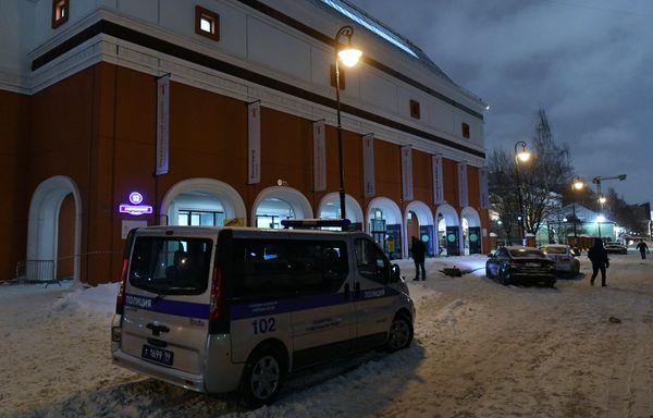 Обстановка у входа в Инженерный корпус Третьяковской галереи Обстановка у входа в Инженерный корпус Третьяковской галереи