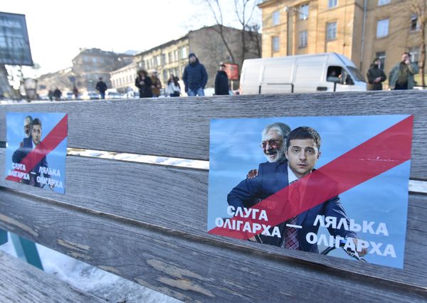 Митинг против кандидата в президенты Украины В. Зеленского во Львове