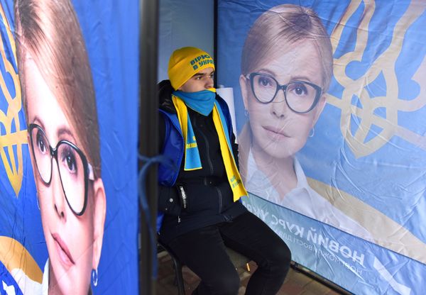 Встреча кандидата в президенты Украины Ю. Тимошенко с избирателями во Львове Встреча кандидата в президенты Украины Ю. Тимошенко с избирателями во Львове