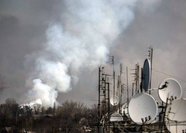 Последствия пожара на складе боеприпасов в Харьковской области