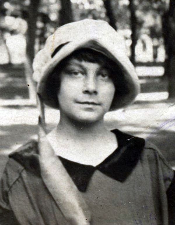 Елена Телига