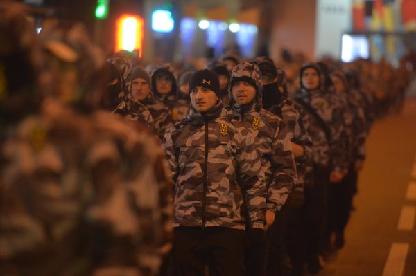 националисты Национальный корпус марш радикалы