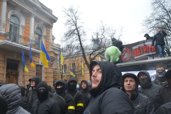 Партия «Нацкорпус» устроила митинг в Киеве националисты нацдружины Партия «Нацкорпус» устроила митинг в Киеве националисты нацдружины