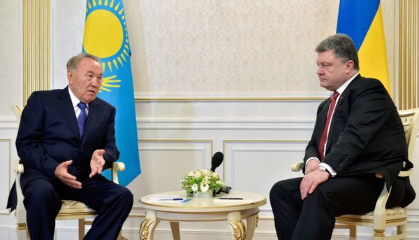 П.Порошенко принимает участие во встрече в формате Украина - ЕС - Евразийская тройка в Минске