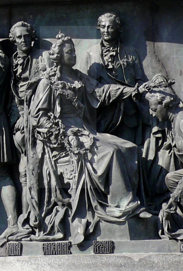 Екатерина II на Памятнике 1000-летие России в Великом Новгороде Екатерина II на Памятнике 1000-летие России в Великом Новгороде