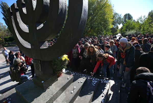 Траурные мероприятия в Киеве в память о трагедии Бабьего Яра Траурные мероприятия в Киеве в память о трагедии Бабьего Яра