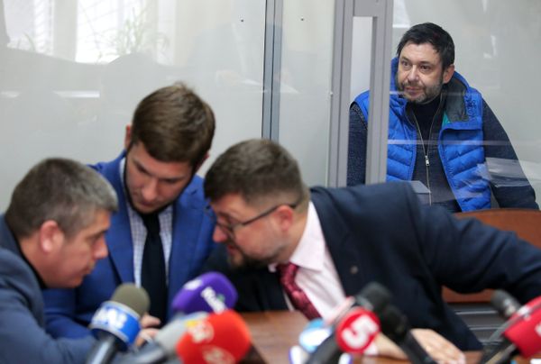Заседание суда по делу журналиста К. Вышинского Заседание суда по делу журналиста К. Вышинского