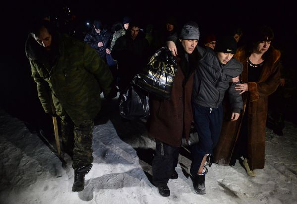 Обмен пленными между ополченцами ДНР, ЛНР и украинскими силовикам Обмен пленными между ополченцами ДНР, ЛНР и украинскими силовикам