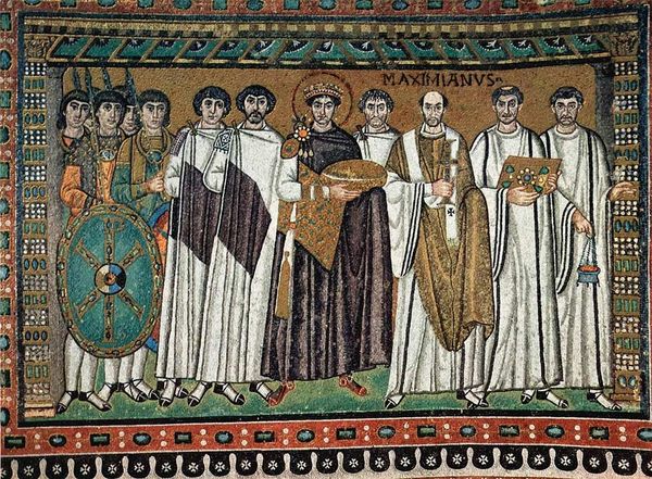 Император Юстиниан со свитой. Византийская мозаика Император Юстиниан со свитой. Византийская мозаика