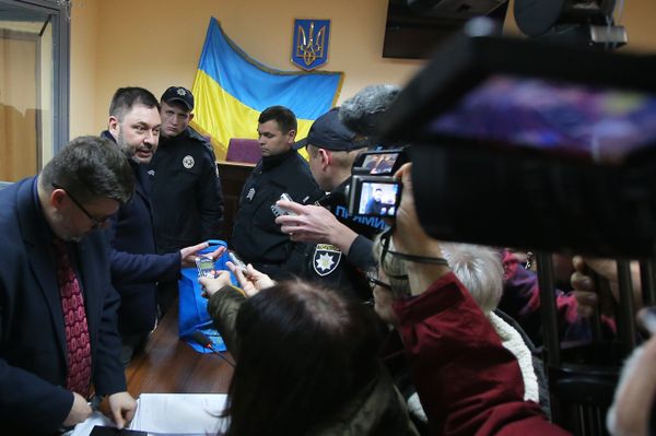 Заседание суда по делу журналиста К. Вышинского Заседание суда по делу журналиста К. Вышинского