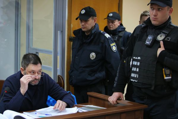 Заседание суда по делу журналиста К. Вышинского Заседание суда по делу журналиста К. Вышинского
