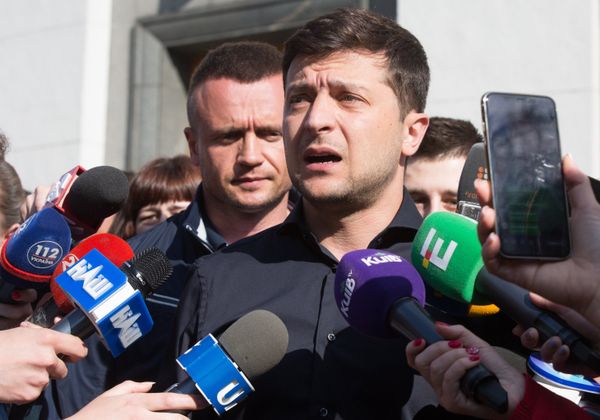 Брифинг избранного президента Украины В. Зеленского Брифинг избранного президента Украины В. Зеленского