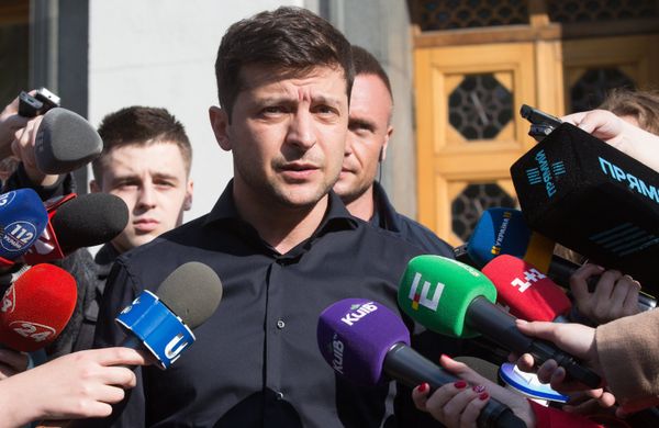 Брифинг избранного президента Украины В. Зеленского Брифинг избранного президента Украины В. Зеленского