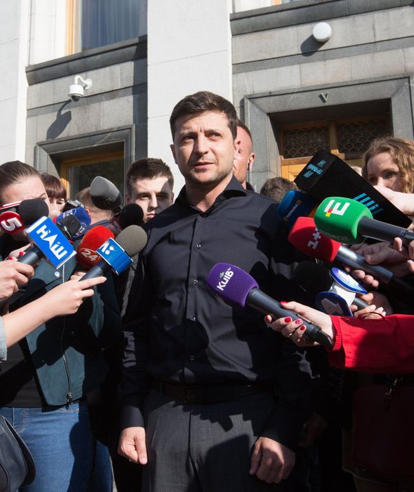 Брифинг избранного президента Украины В. Зеленского Брифинг избранного президента Украины В. Зеленского