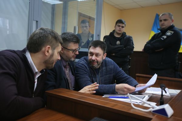 Заседание суда по делу журналиста К. Вышинского Заседание суда по делу журналиста К. Вышинского