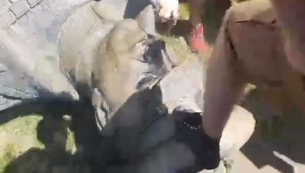 В Харькове повалили памятник Жукову