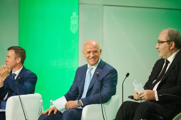 Геннадий Труханов Геннадий Кернес Доверяй делам