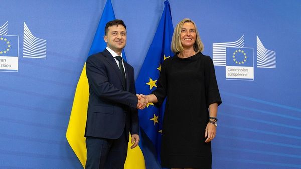 Президент Украины Владимир Зеленский и Верховный представитель ЕС по иностранным делам и политике безопасности Федерика Могерини Президент Украины Владимир Зеленский и Верховный представитель ЕС по иностранным делам и политике безопасности Федерика Могерини