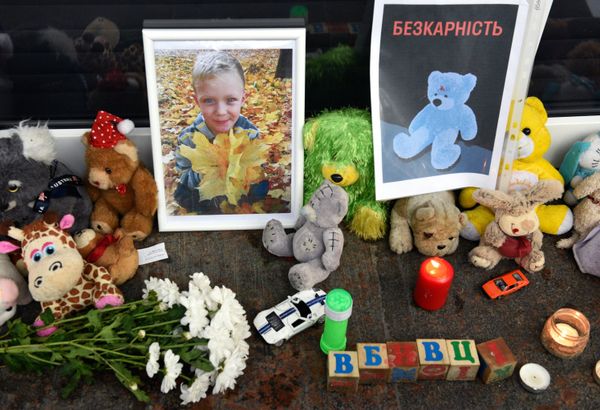Акции памяти по погибшему мальчику от произвола полиции на Украине Акции памяти по погибшему мальчику от произвола полиции на Украине