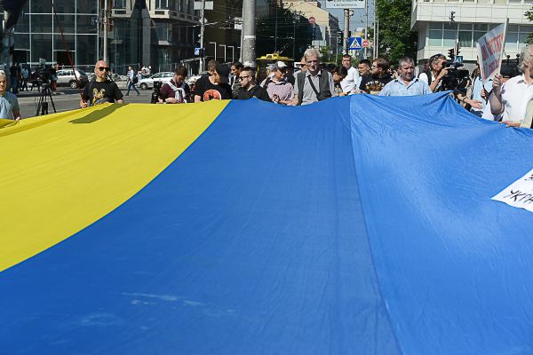 Конституционный суд митинг акция конституция протест флаг