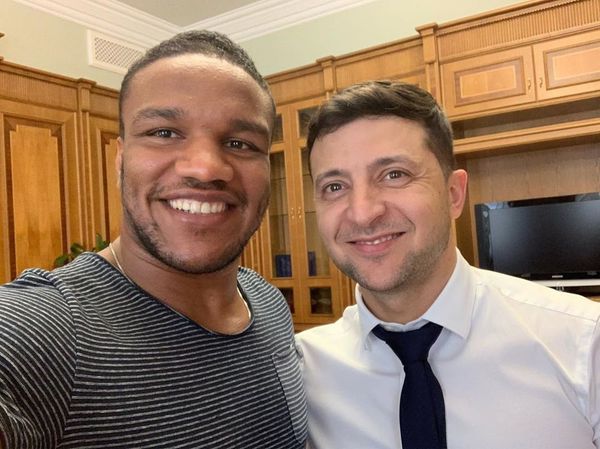 Серебряный призёр Олимпийских игр Жан Беленюк и президент Украины Владимир Зеленский