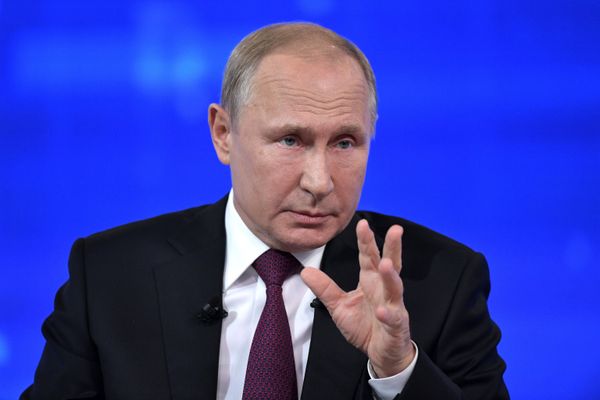 Прямая линия с президентом РФ Владимиром Путиным Прямая линия с президентом РФ Владимиром Путиным