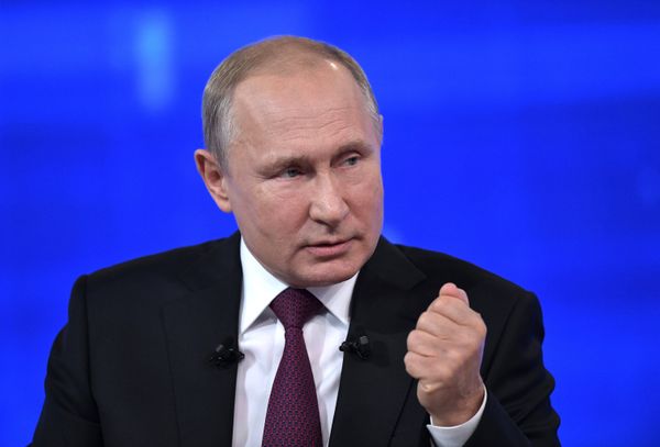 Прямая линия с президентом РФ Владимиром Путиным Прямая линия с президентом РФ Владимиром Путиным