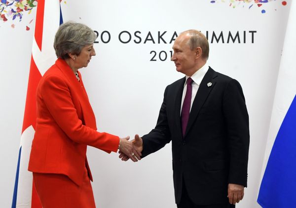 Рабочий визит президента РФ В. Путина в Японию для участия в саммите Группы двадцати