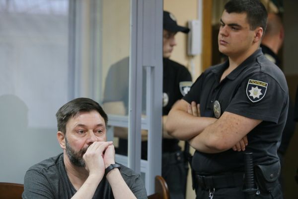 Заседание суда по делу журналиста К. Вышинского Заседание суда по делу журналиста К. Вышинского