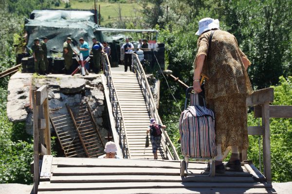 У КПВВ Станица Луганская состоялся первый этап отвода украинских подразделений