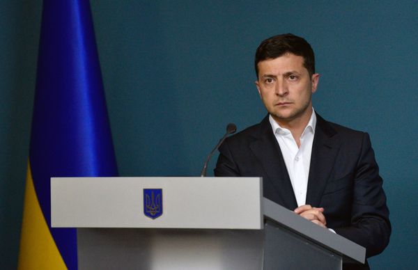 Доклад президенту Украины В. Зеленскому о расследовании убийства журналиста П. Шеремета Доклад президенту Украины В. Зеленскому о расследовании убийства журналиста П. Шеремета