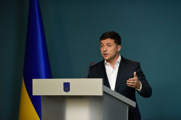 Доклад президенту Украины В. Зеленскому о расследовании убийства журналиста П. Шеремета Доклад президенту Украины В. Зеленскому о расследовании убийства журналиста П. Шеремета
