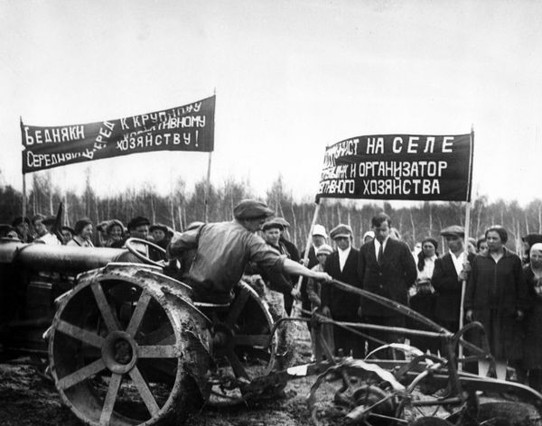 Члены еврейской животноводческой коммуны Герольд