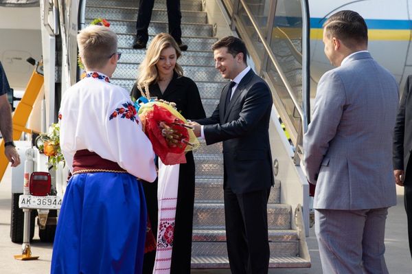 Зеленский визит самолет трап