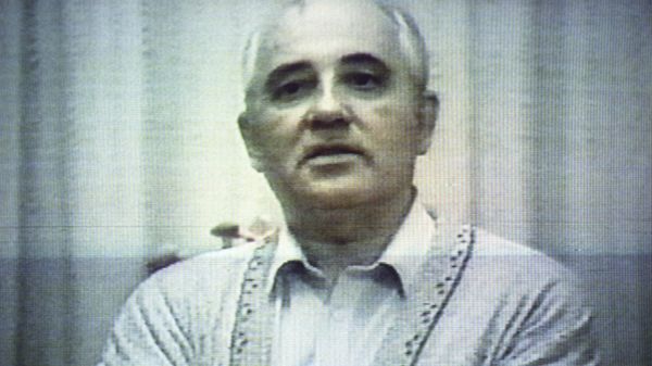  Кадр из видеообращения президента СССР М.С.Горбачева к народу, записанного 20 августа 1991 года во время его домашнего ареста на даче в Форосе