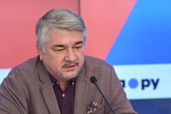 Ростислав Ищенко