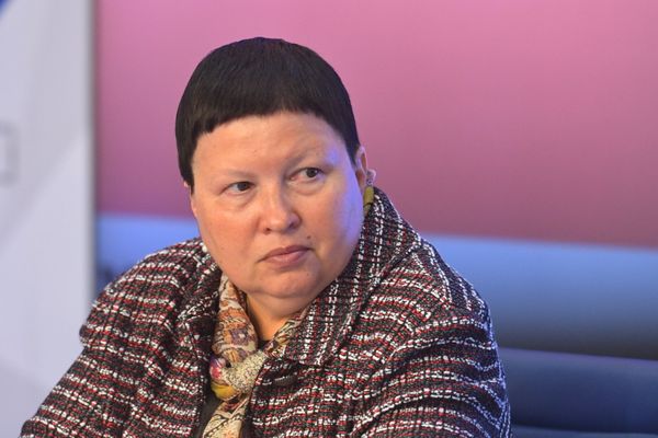 Елена Сутормина