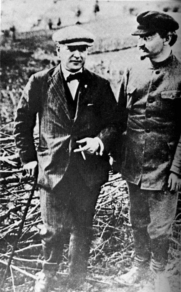  Христиан Раковский и Лев Троцкий в 1924 году