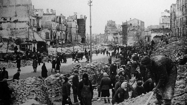  Крещатик в 1943 году