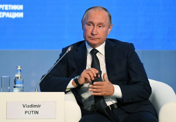 Президент РФ В. Путин принял участие в третьем Международном форуме Российская энергетическая неделя