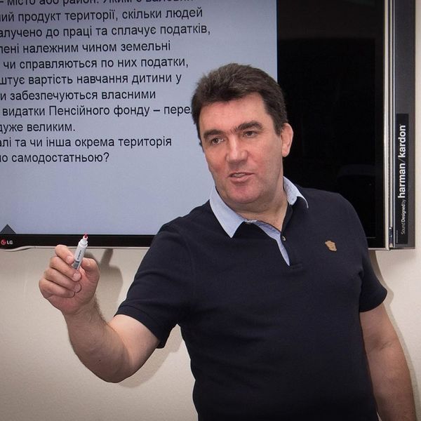 Алексей Данилов экс-мэр Луганска Алексей Данилов экс-мэр Луганска