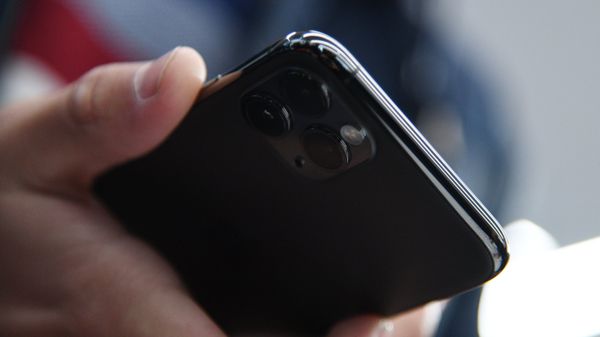 Старт продаж новых iPhone в России