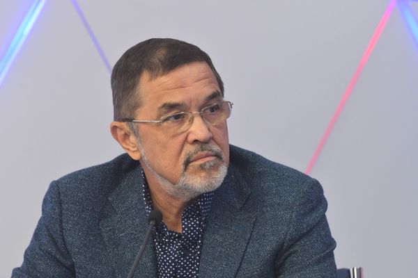 Искандер Хисамов
