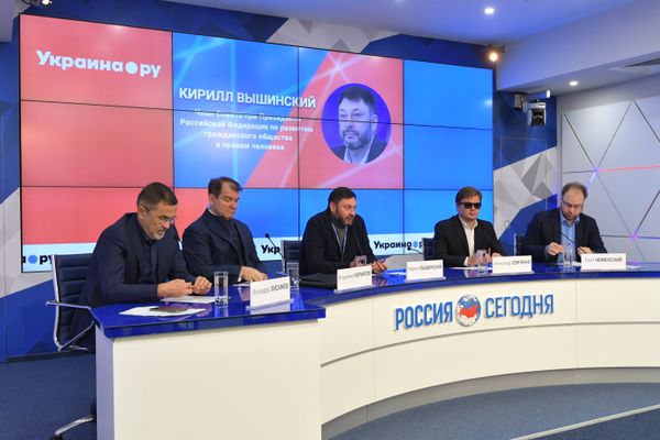 Пресс-конференция «Команда Зеленского объявляет охоту на ведьм» Пресс-конференция «Команда Зеленского объявляет охоту на ведьм»